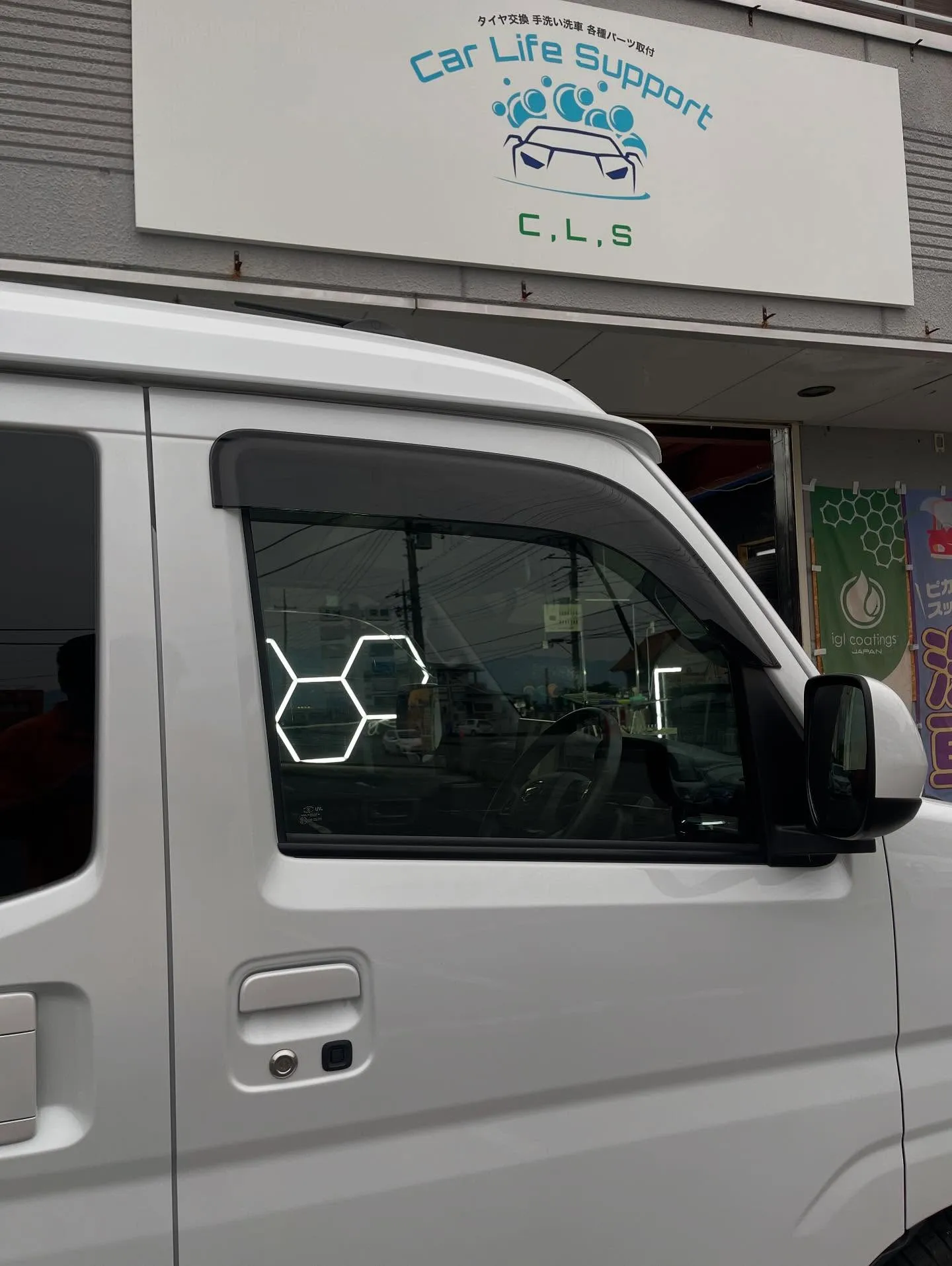 本日はアウディA6のお客様とハイゼットのお客様で洗車ご利用い...
