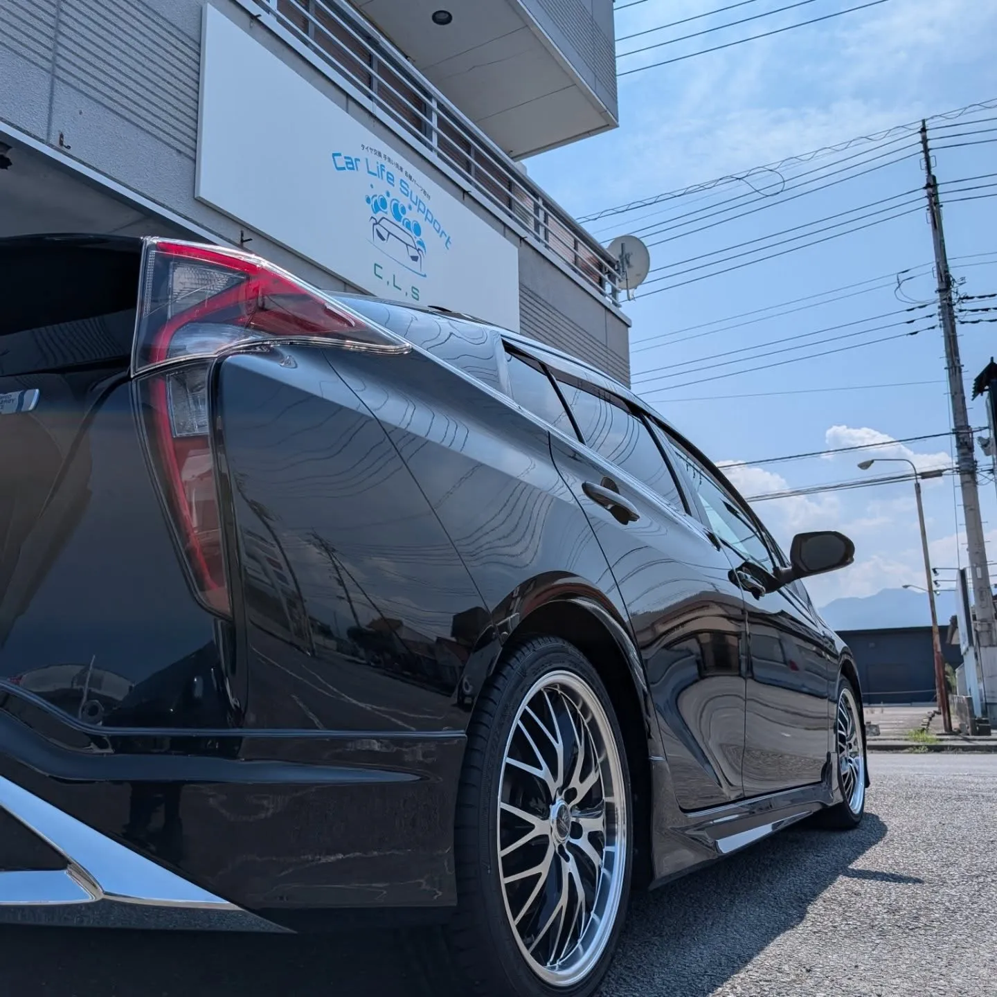 プリウスで洗車のご依頼✨