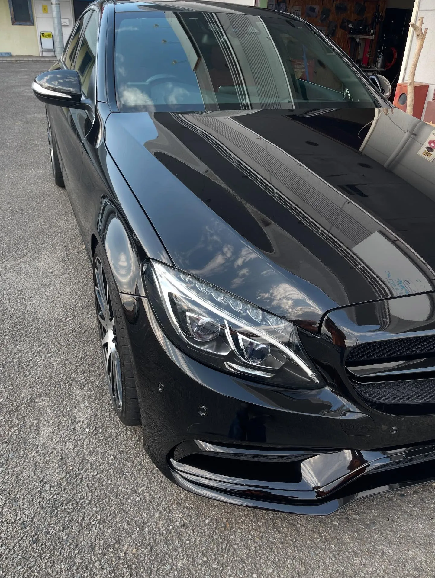 本日はRX450hとベンツ　Cクラスで洗車のご依頼頂きました...