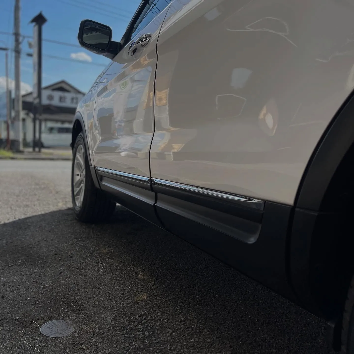 本日はエクスプローラーのお客様で洗車のご依頼いただきました😊