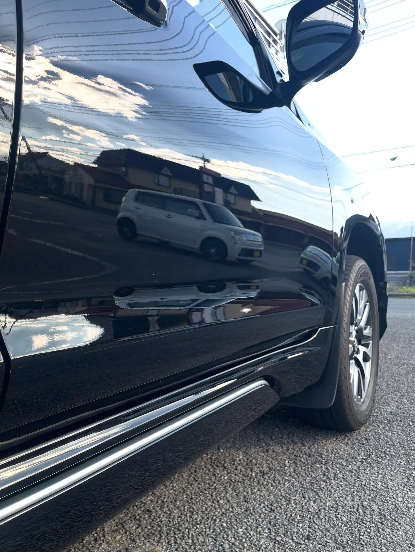 本日はプラドにて洗車のご依頼頂きました😊