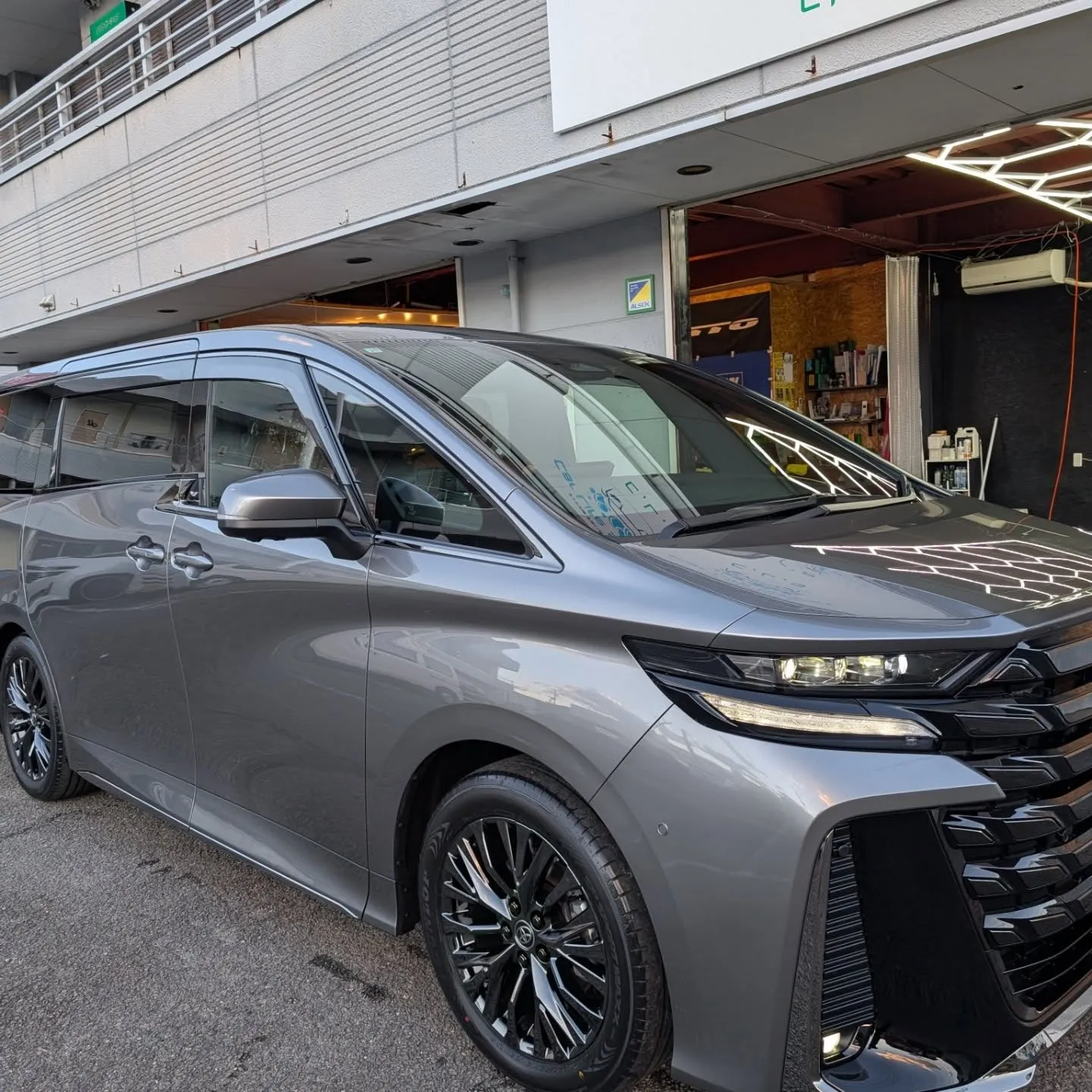 ヴェルファイアでコーティングのご依頼✨