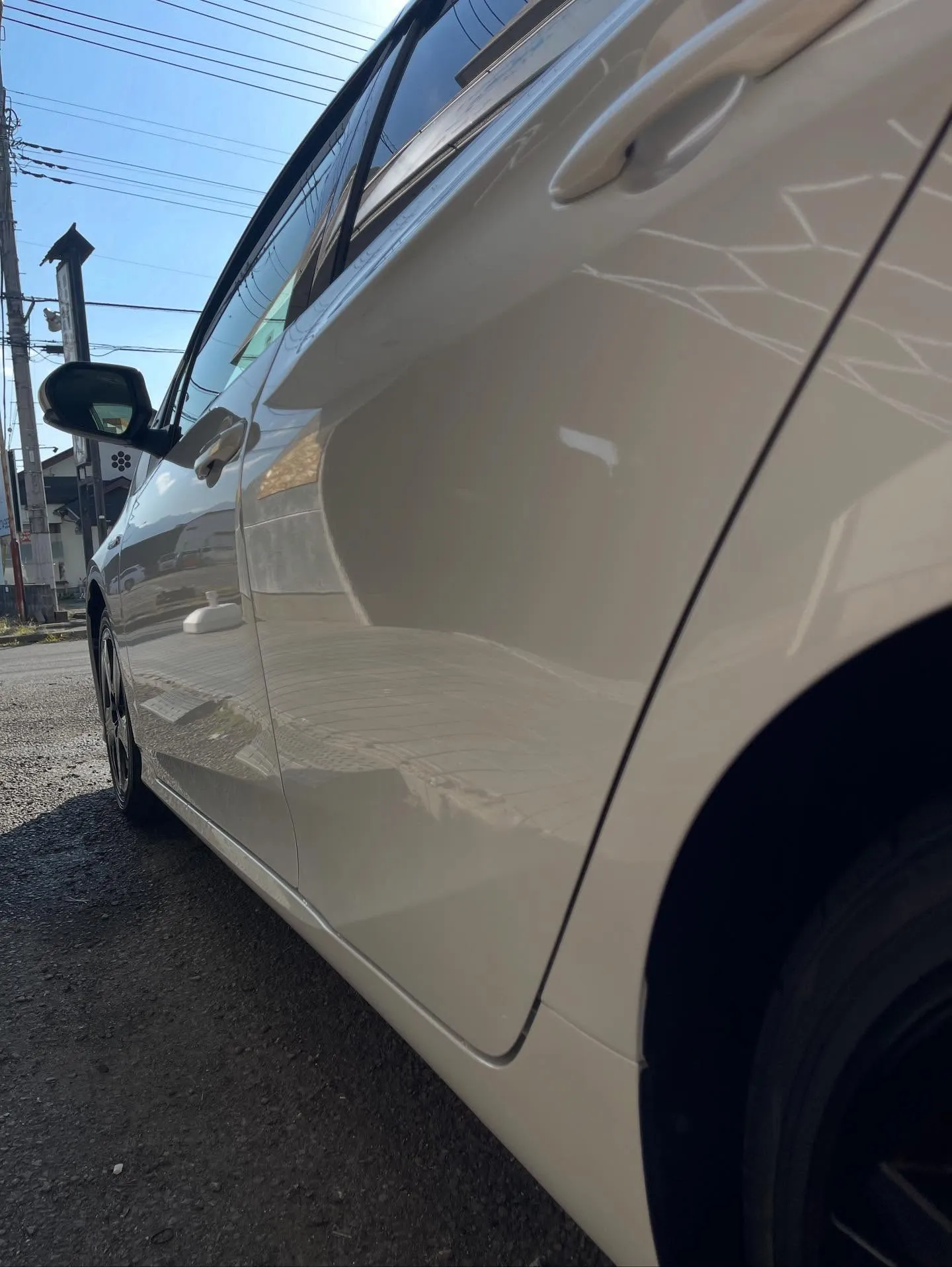 本日はプリウスで洗車、フィアット500で洗車とタイヤ交換のご...