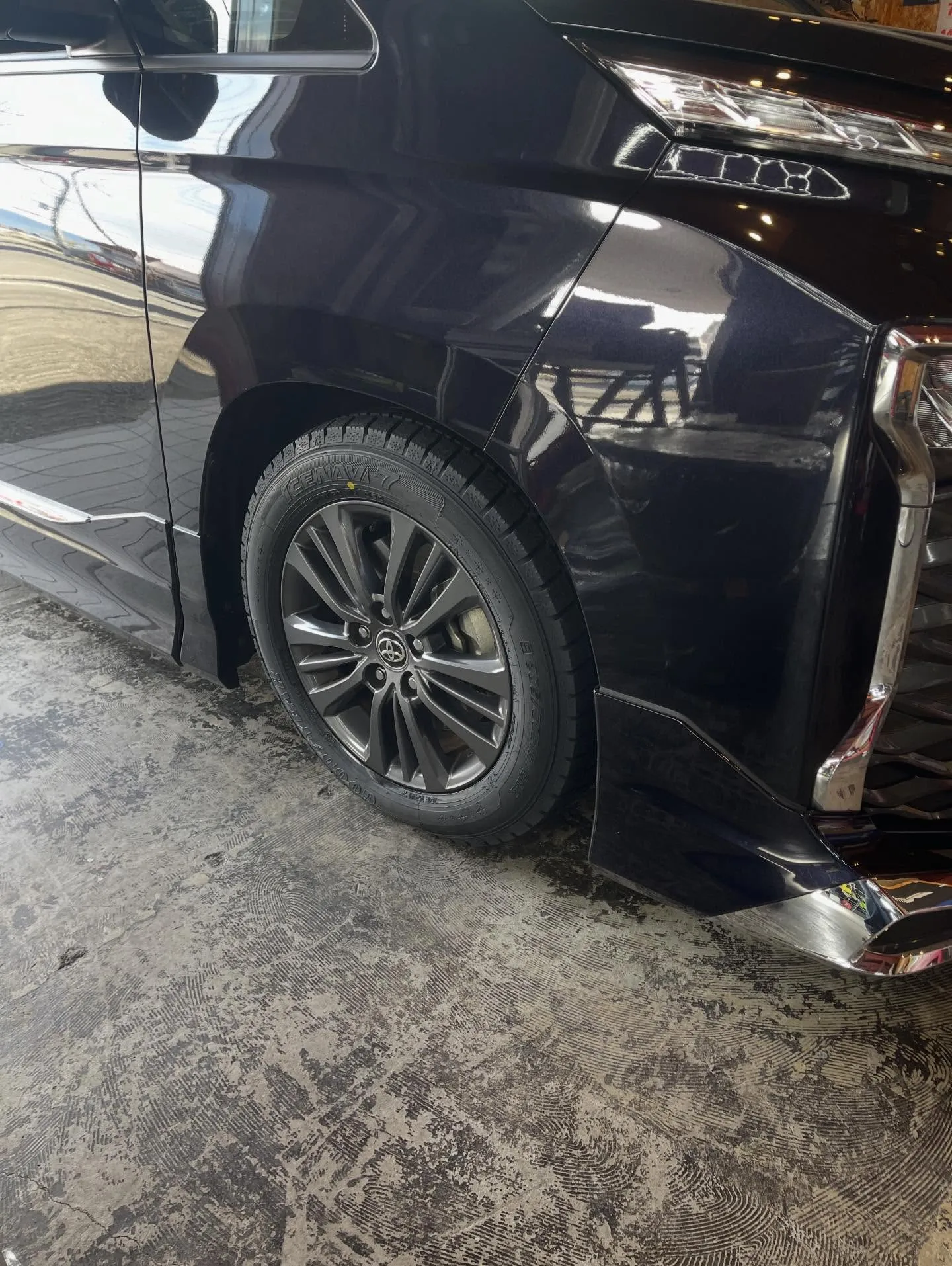 本日はヴォクシーでタイヤ交換をご利用いただきました🙇♂️