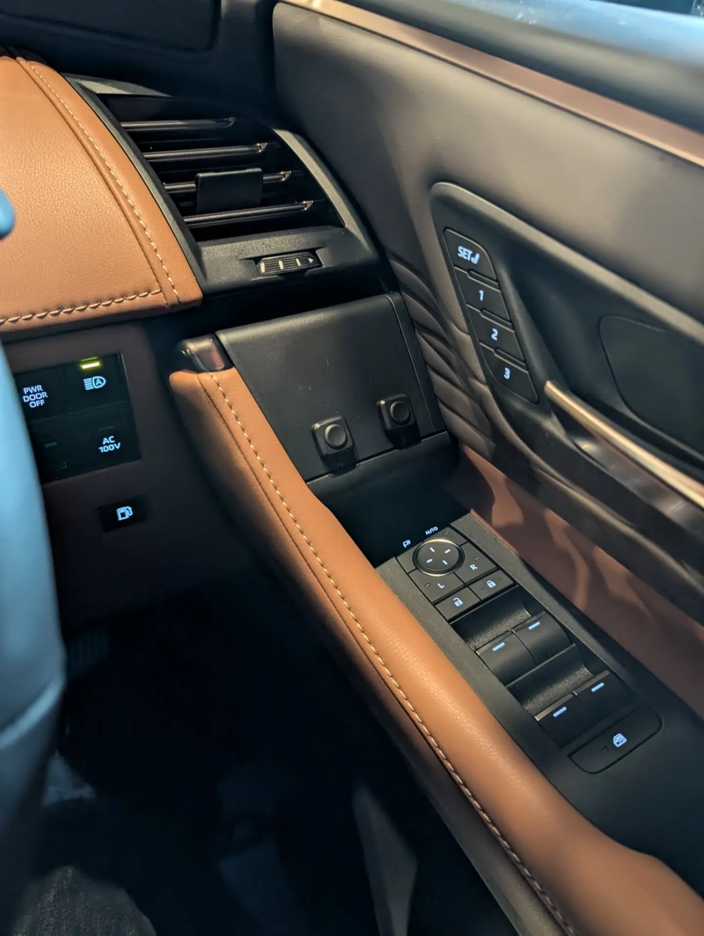 ヴェルファイアでステップライトの取付!