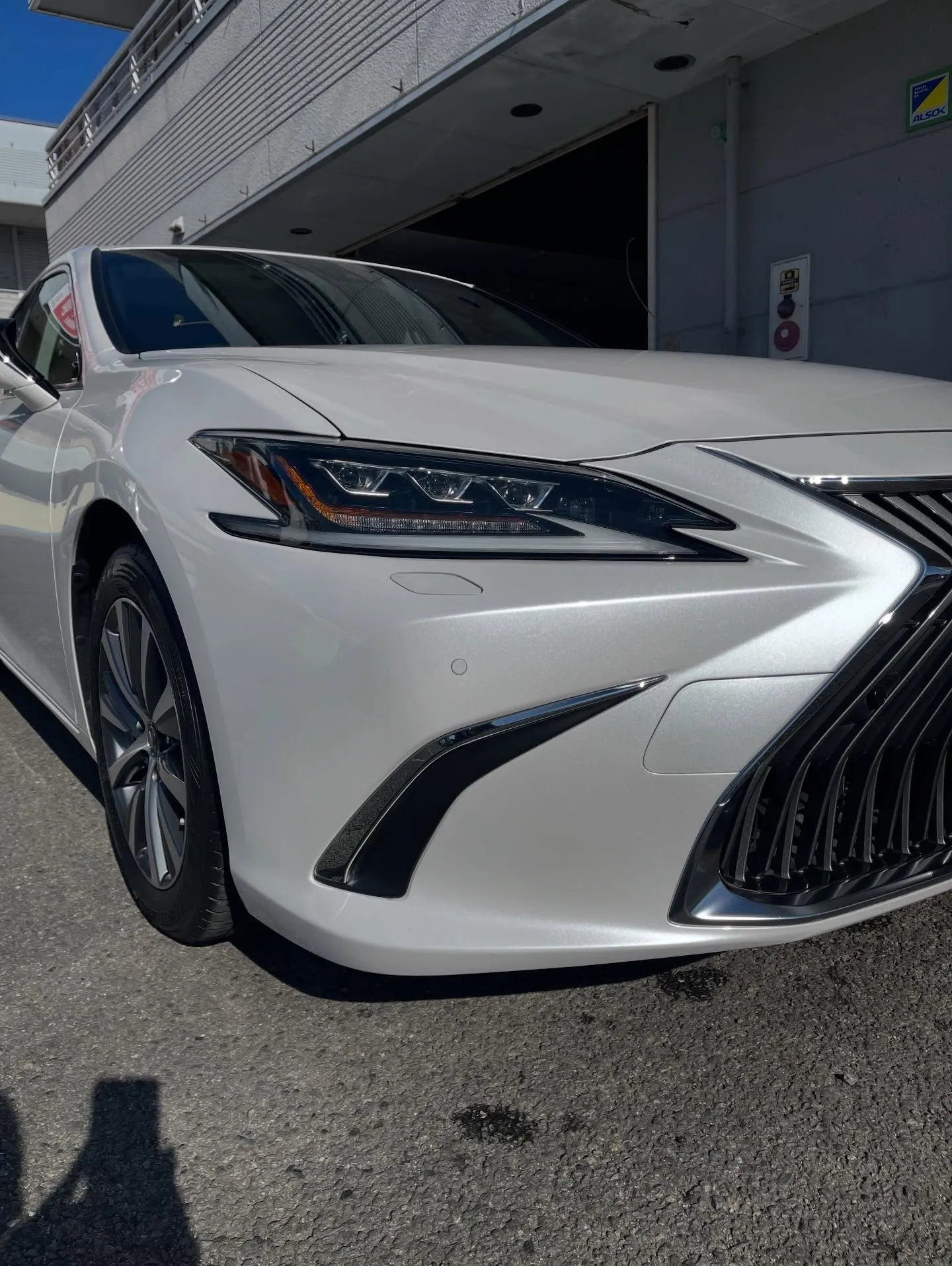 本日はES300hで洗車のご依頼いただきました😊