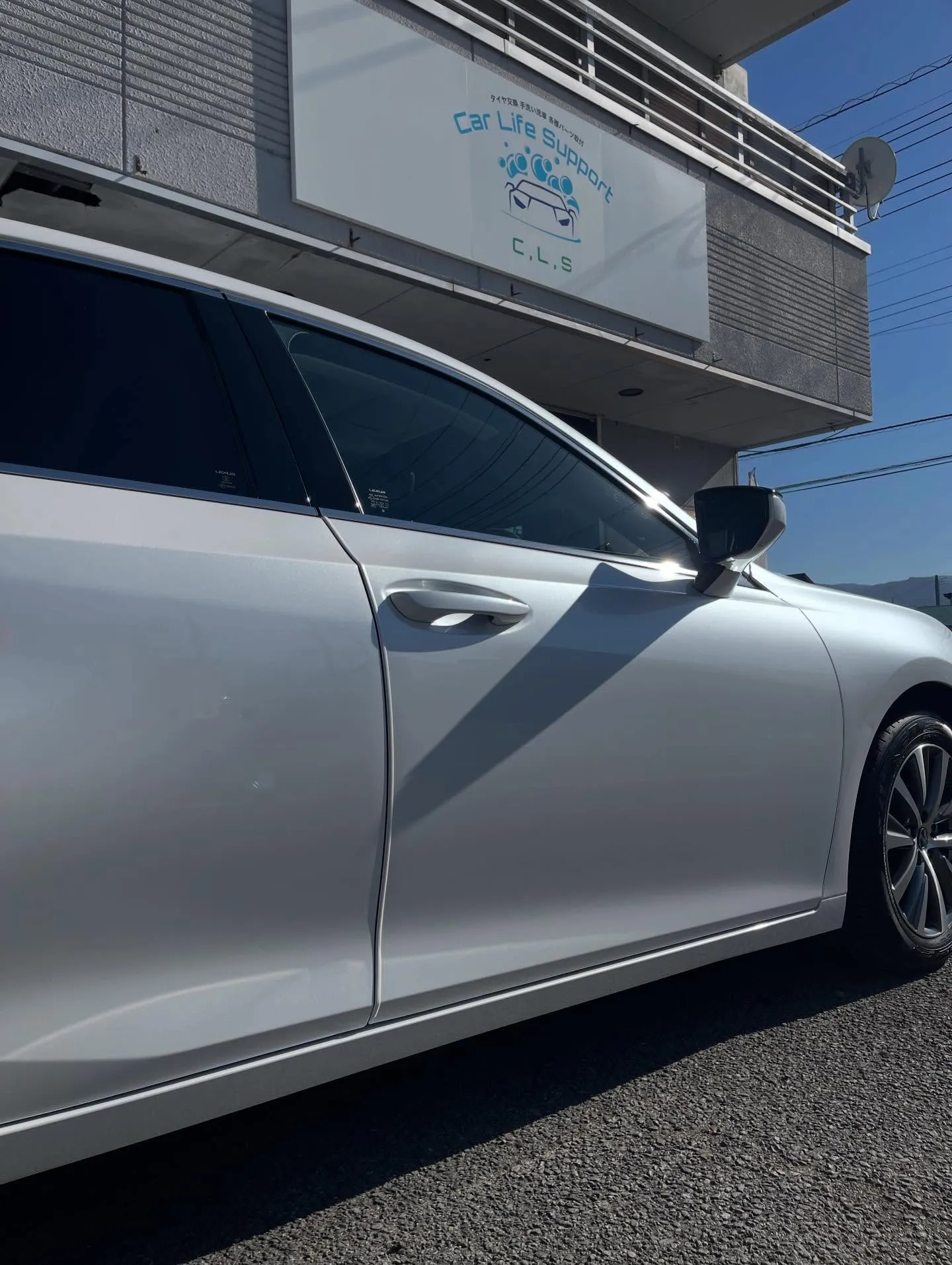 本日はES300hで洗車のご依頼いただきました😊