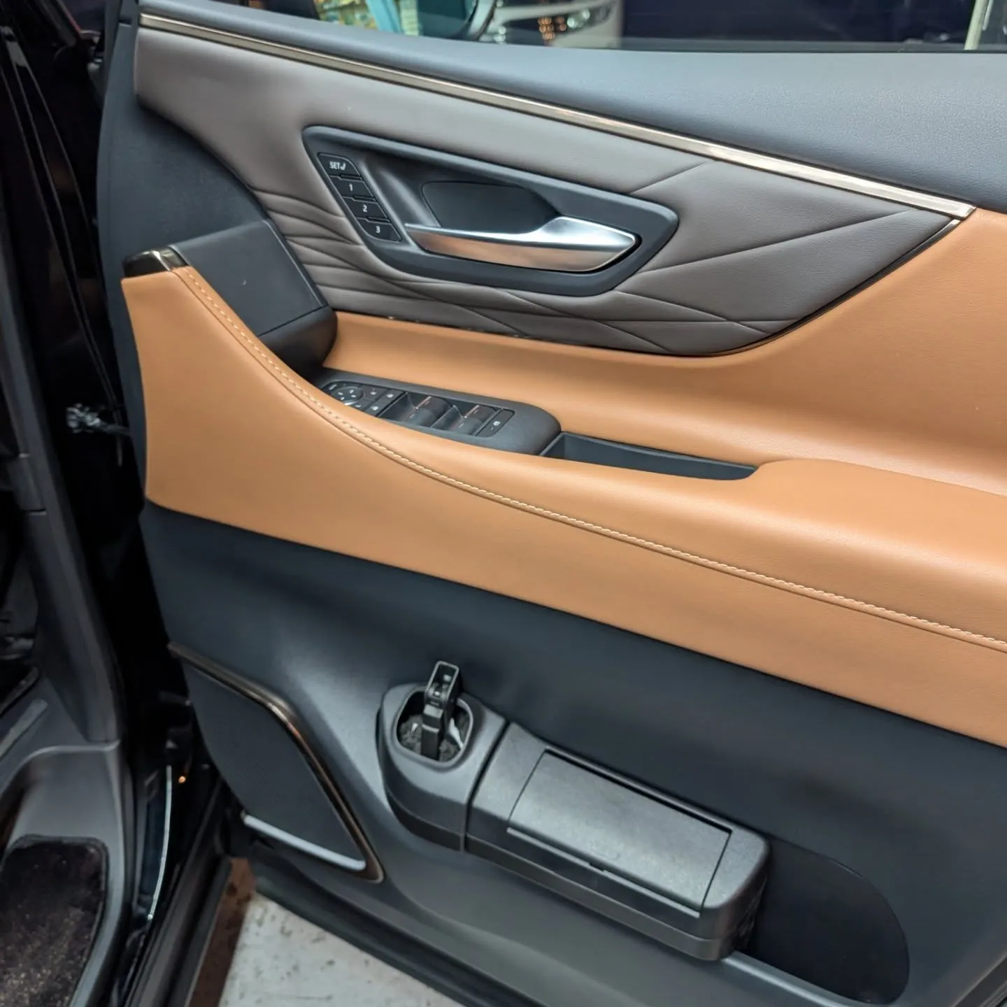 40ヴェルファイア アンビエントライト取付✨