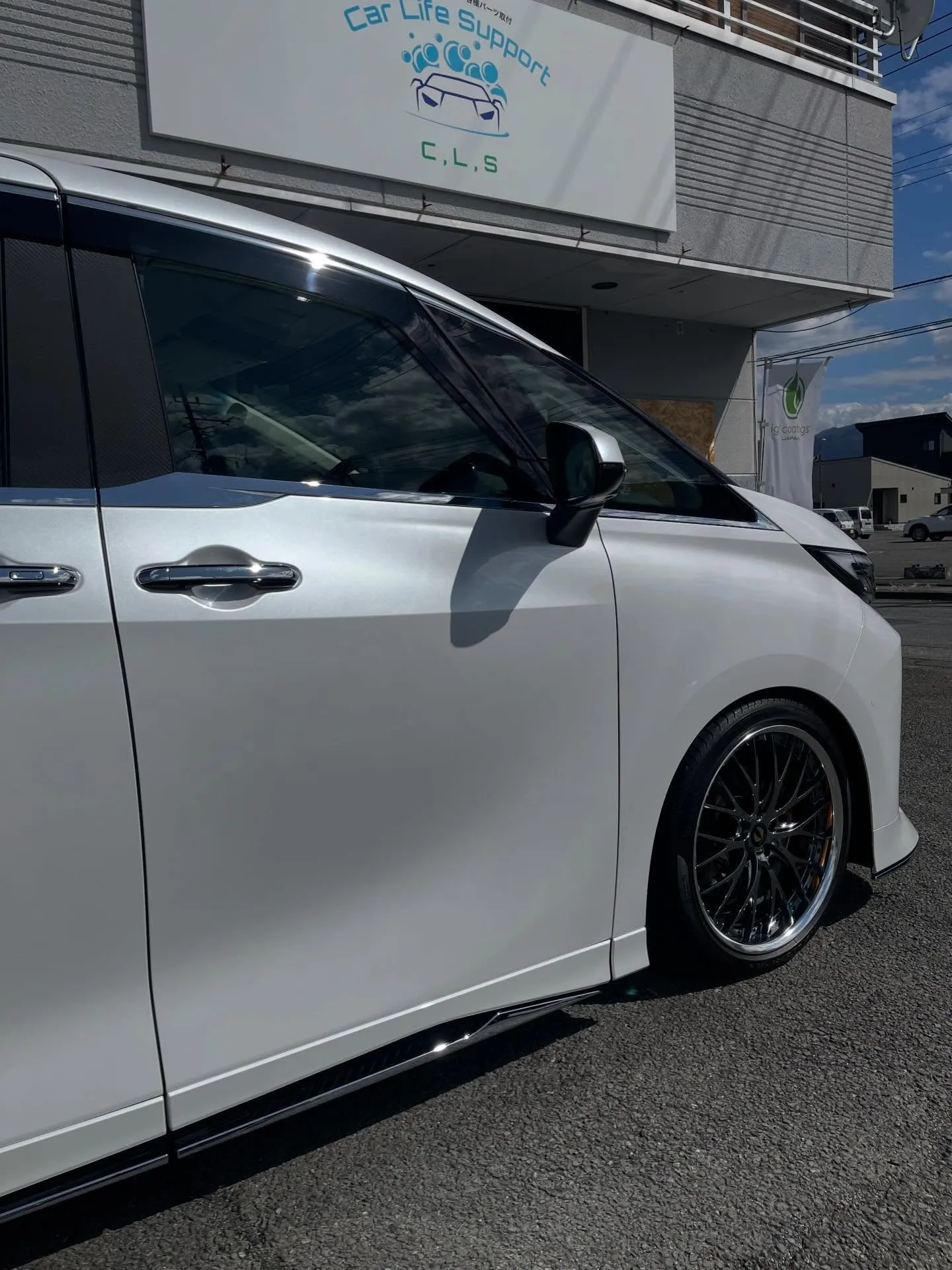 本日はLM、オーラで洗車のご依頼頂きました😊