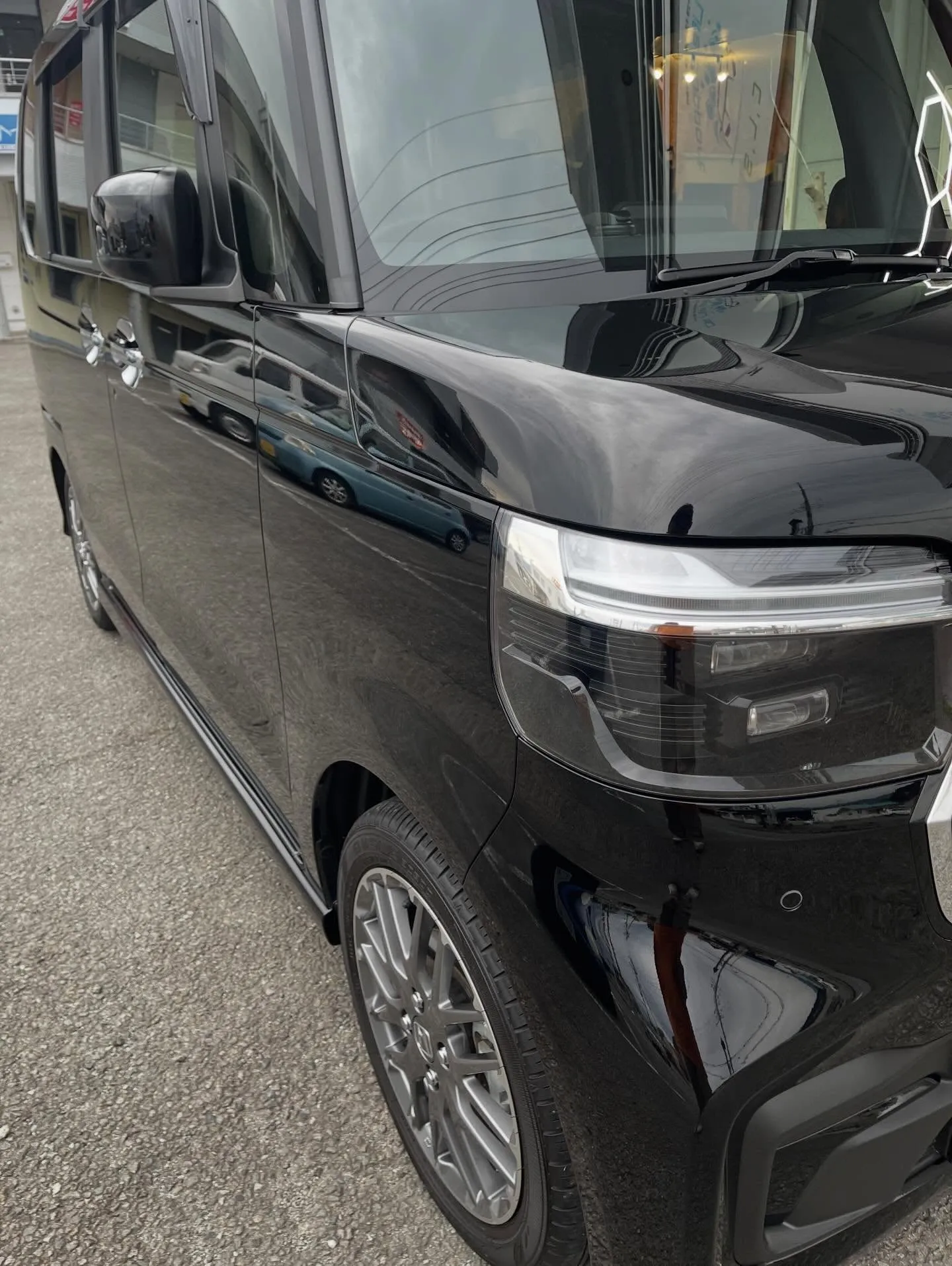 本日はN-BOXとレヴォーグで洗車のご依頼いただきました😊