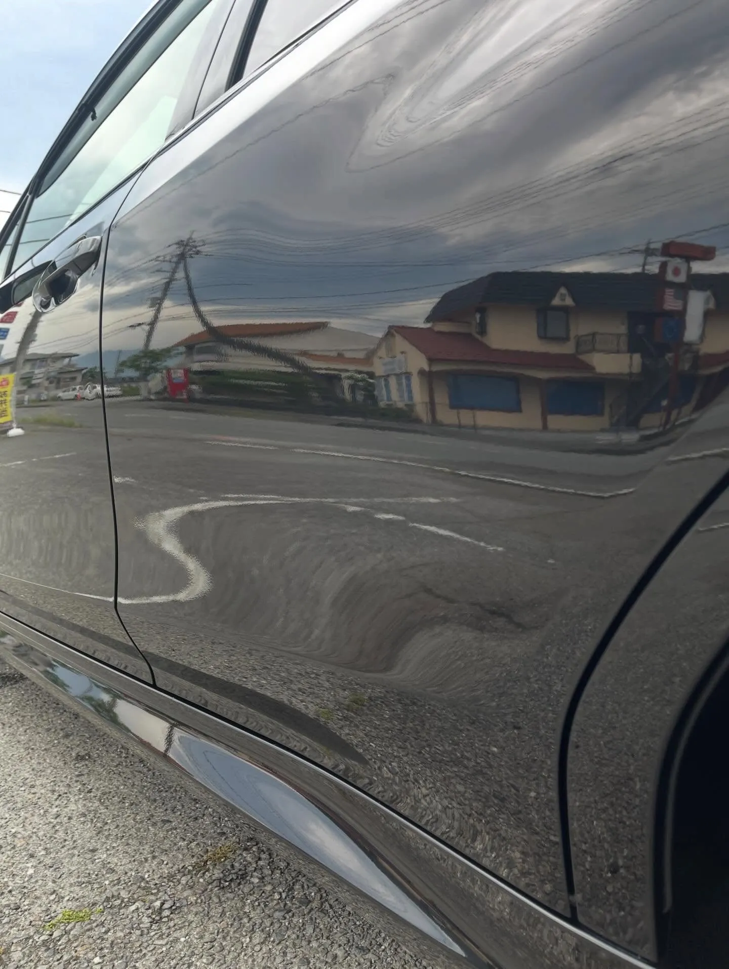 本日はN-BOXとレヴォーグで洗車のご依頼いただきました😊