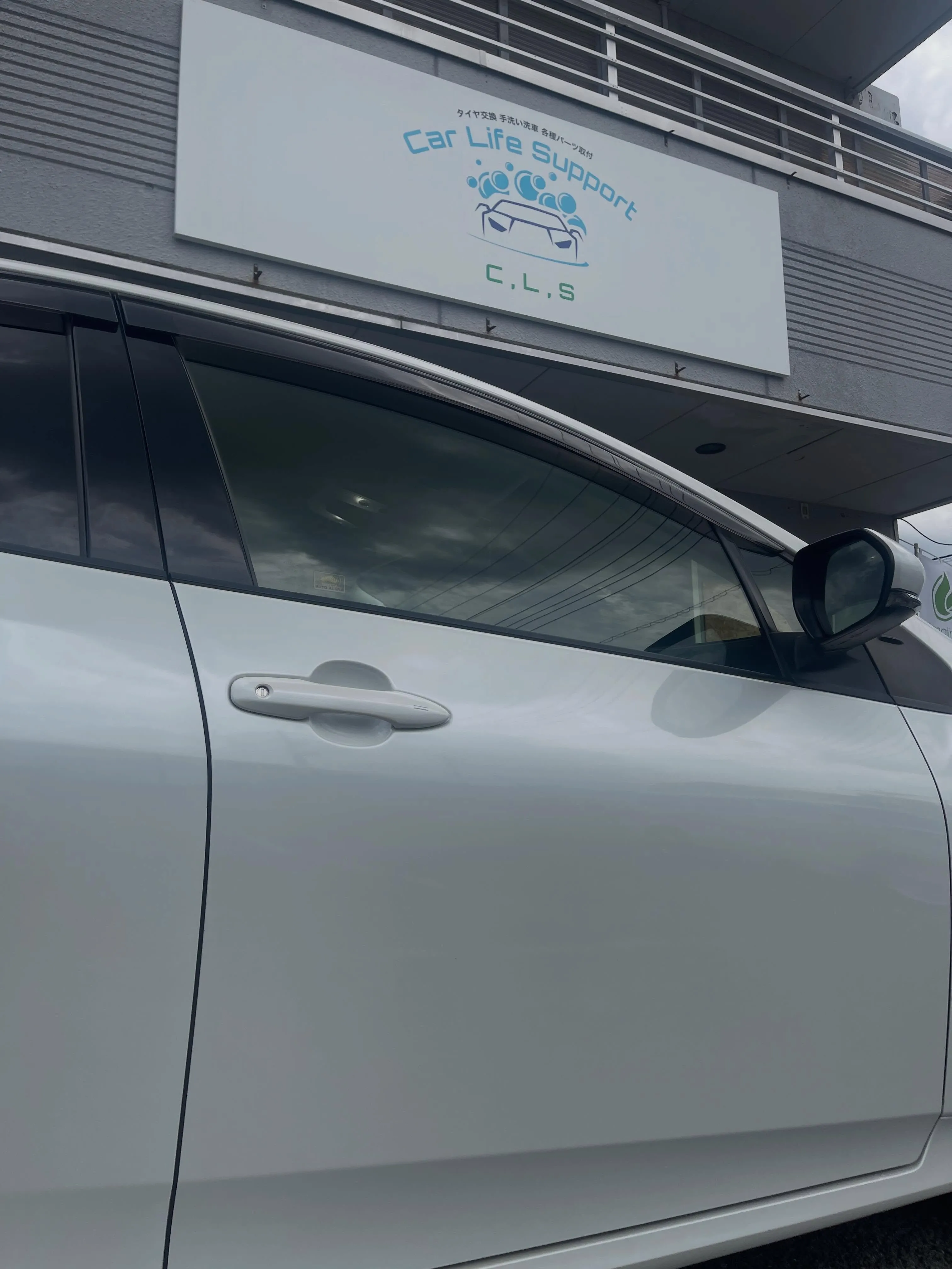 本日はプリウスで洗車のご依頼頂きました😊