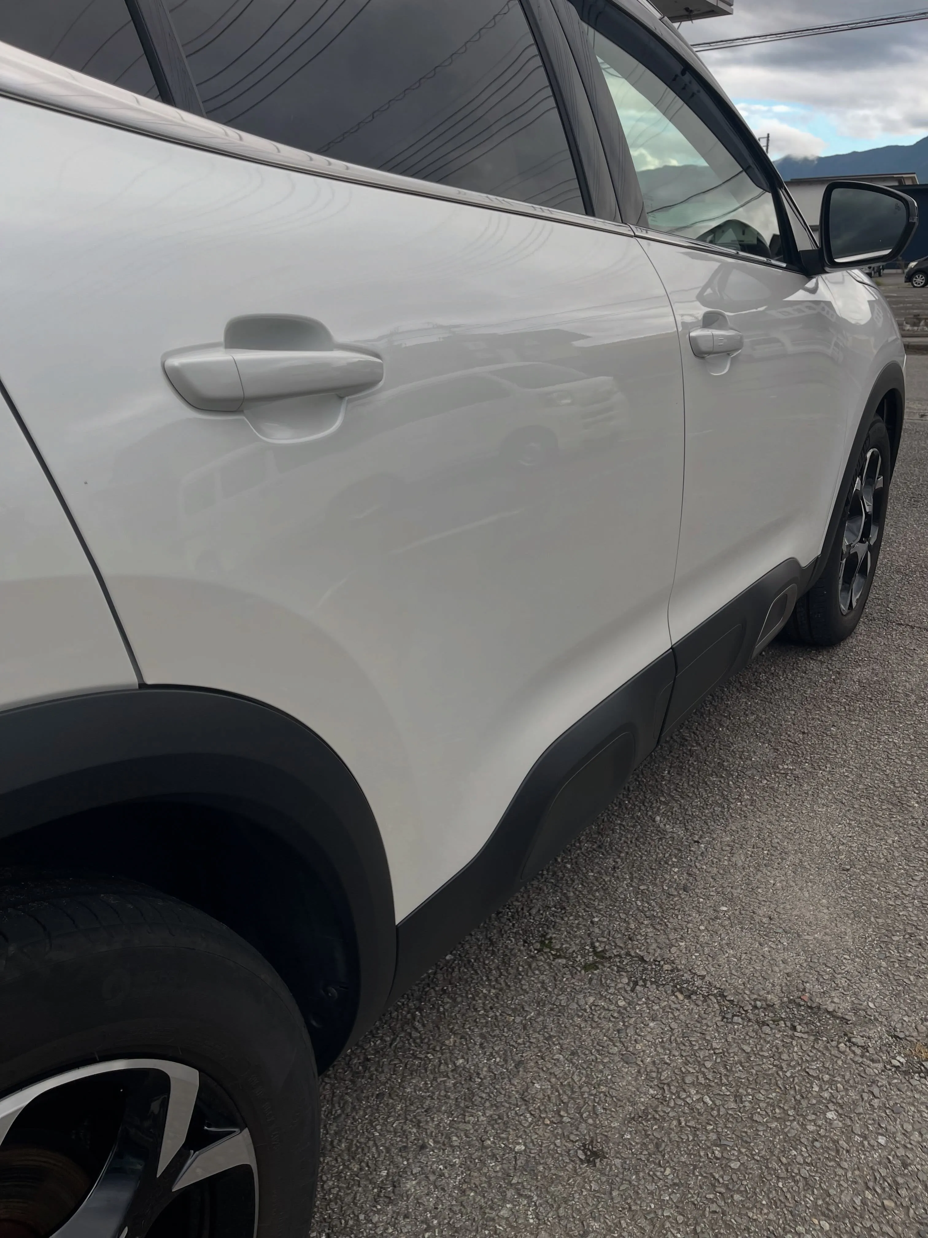 シトロエン　C5 エアクロスで洗車のご依頼頂きました😊