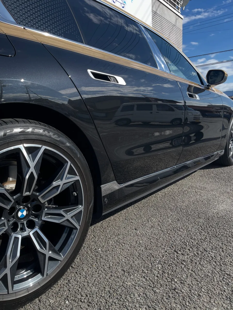 本日はBMW i7で洗車ご利用いただきました😊